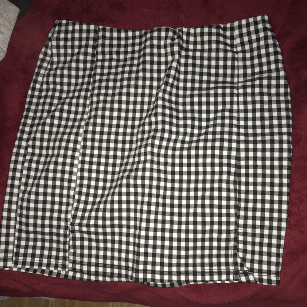 Black and white mini skirt